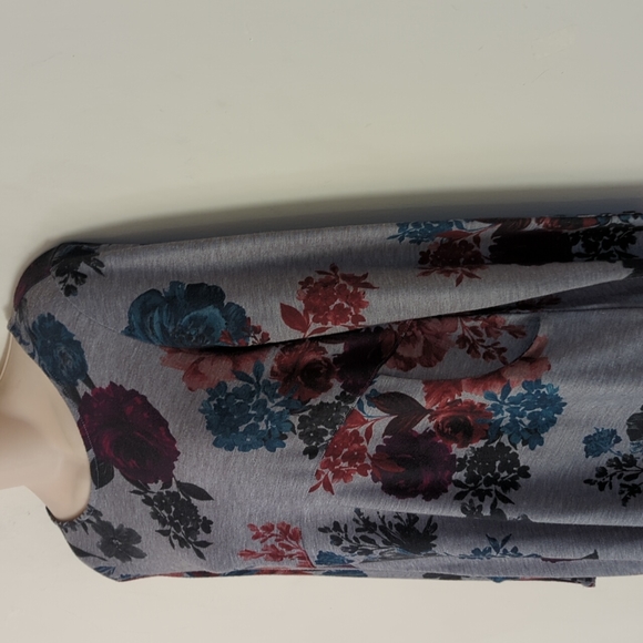 Chicos Petite Rose-Print Button-Sleeve Tunic - Picture 5 of 16